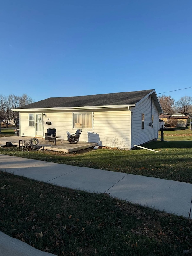 101 S Garfield St, Mount Ayr, IA 50854 - photo 2
