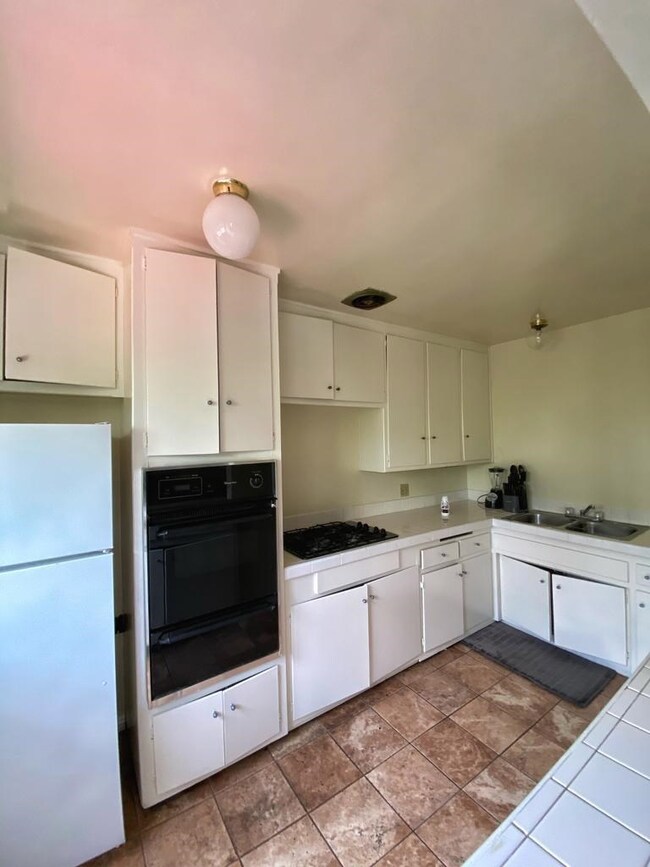 1770 El Cerrito Place unit 107, Los Angeles, CA 90028 - photo 3