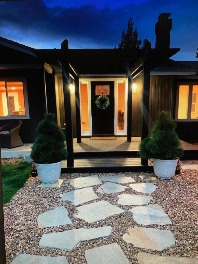 23084 Mcgrath Rd, Bend, OR 97701 - photo 2