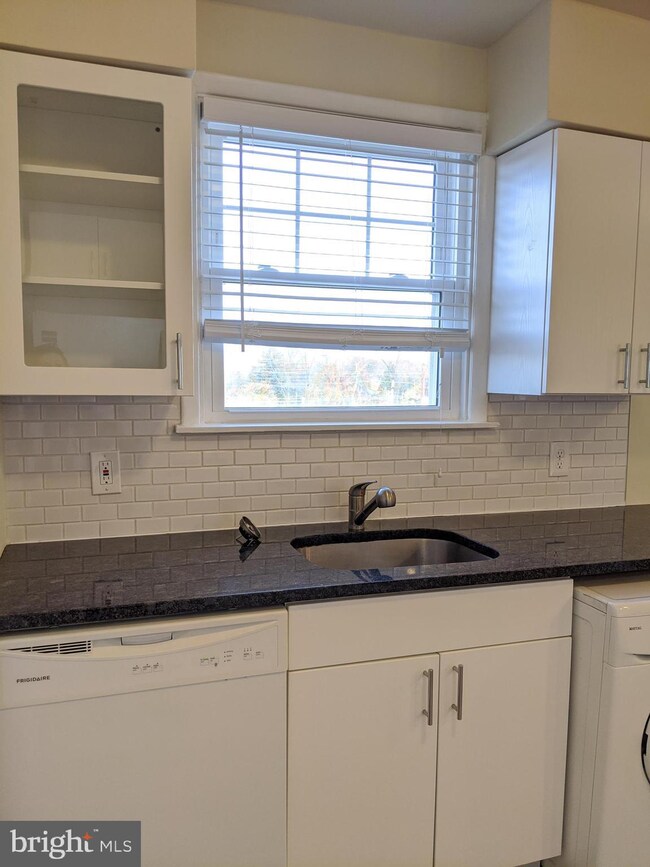 5 E Golf Club Ln unit C1, Paoli, PA 19301 - photo 6