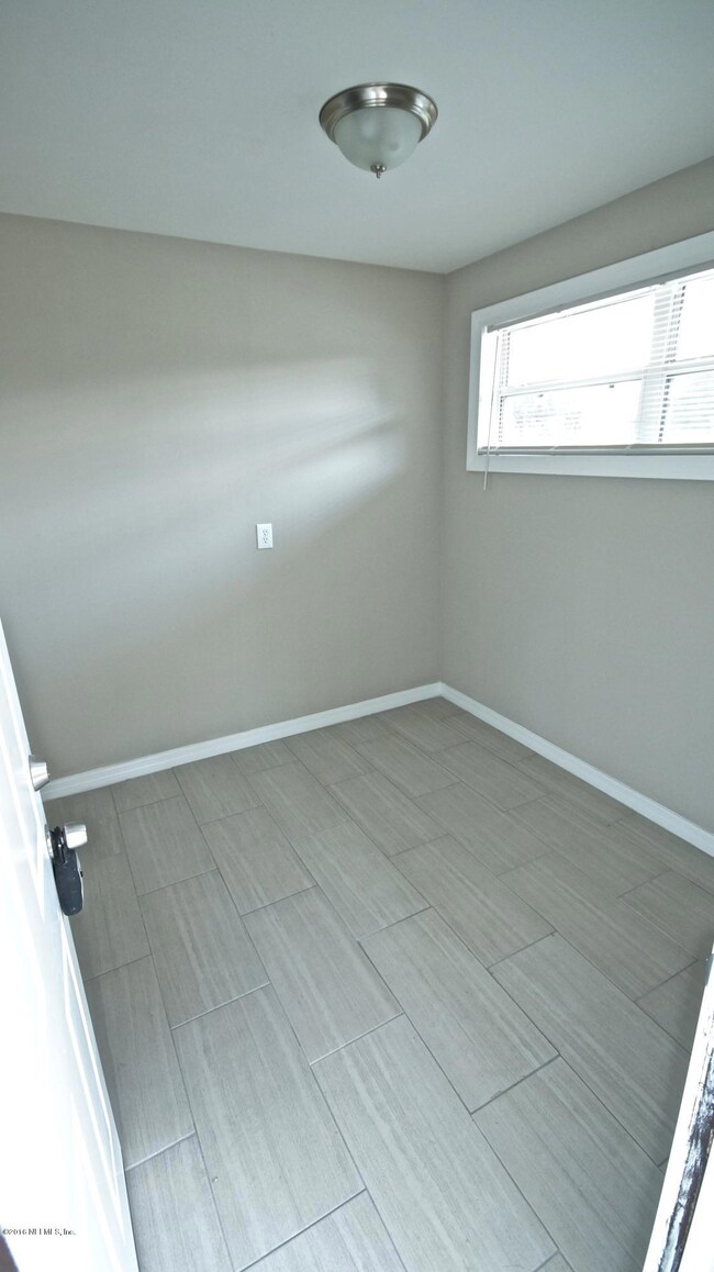 6653 Bo Peep Dr N, Jacksonville, FL 32210 - photo 6