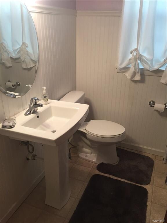 1st floor bathroom