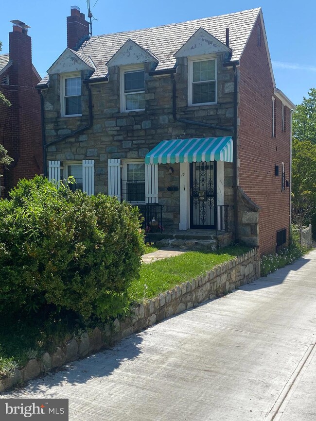 13 McDonald Place NE, Washington, DC 20011 - photo 2