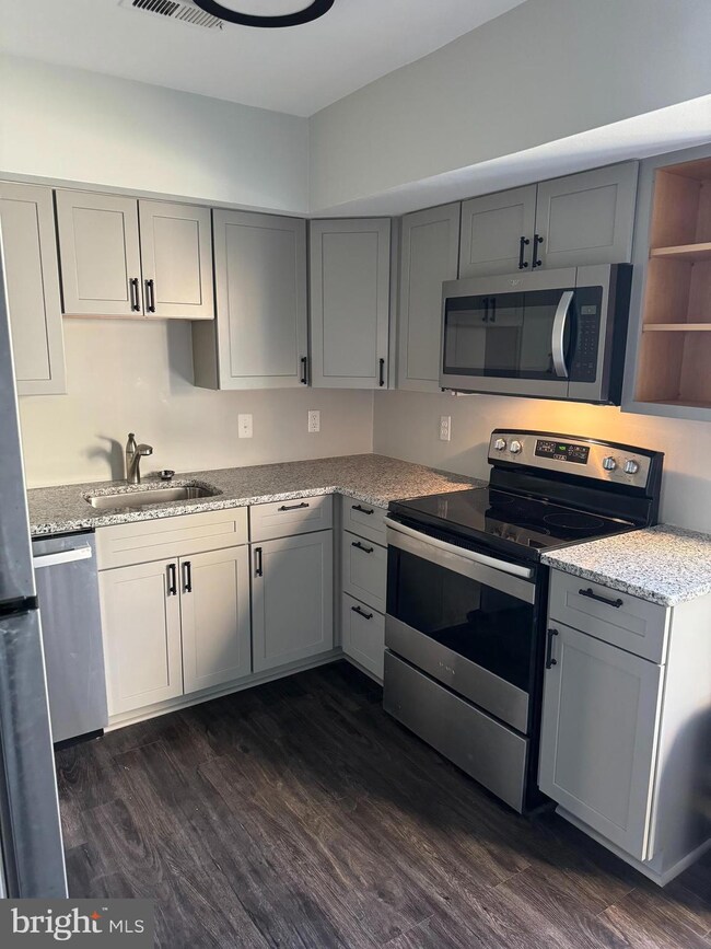 303 Surry Ln unit 137, Stafford, VA 22556 - photo 5