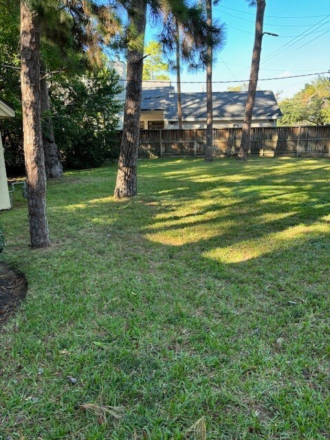 12106 Broken Arrow St, Houston, TX 77024 - photo 2