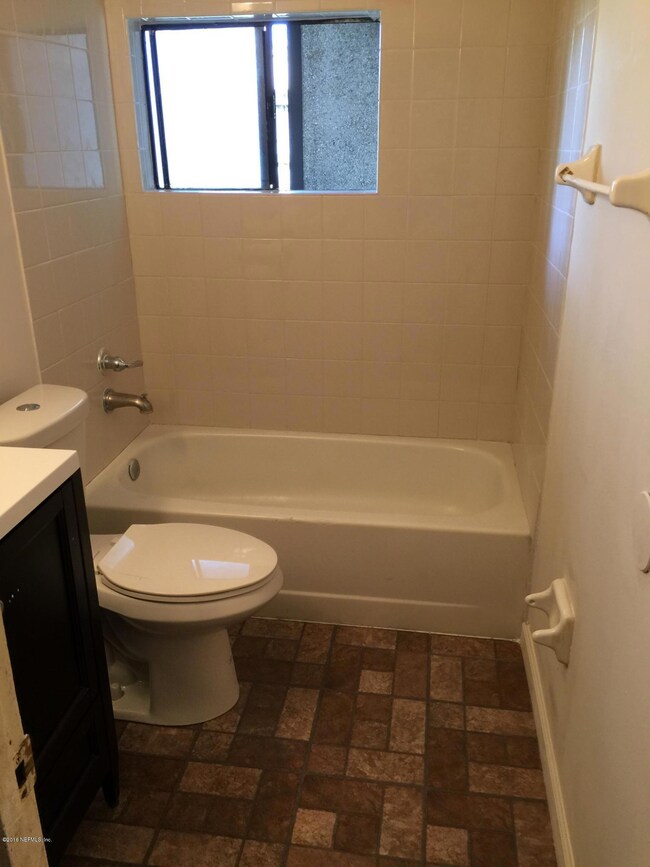 5332 Westchase Ct unit 3, Jacksonville, FL 32210 - photo 3