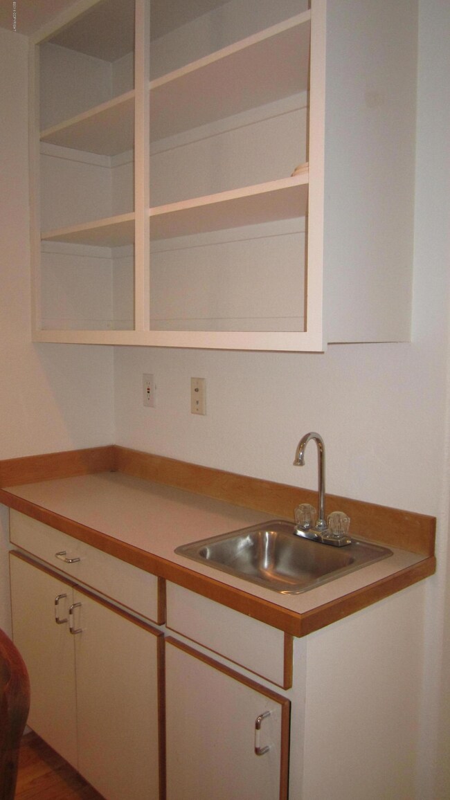 3646 Clay Products Dr, Anchorage, AK 99517 - photo 7