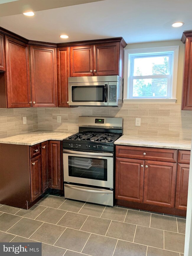 331 Westpark Ln, Clifton Heights, PA 19018 - photo 5