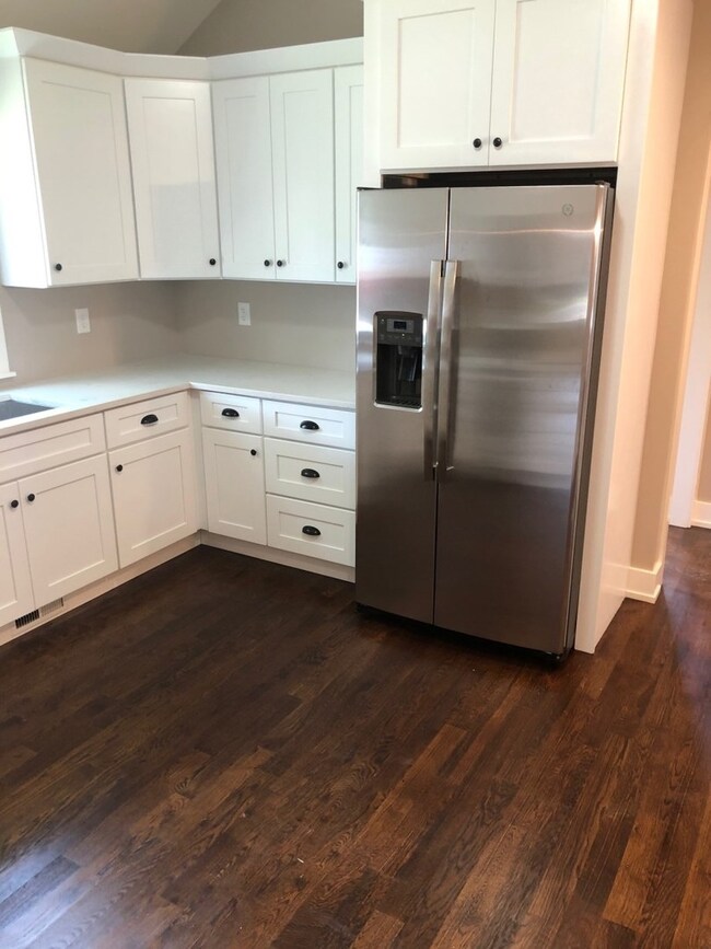 233 S Prairie St, Batavia, IL 60510 - photo 6