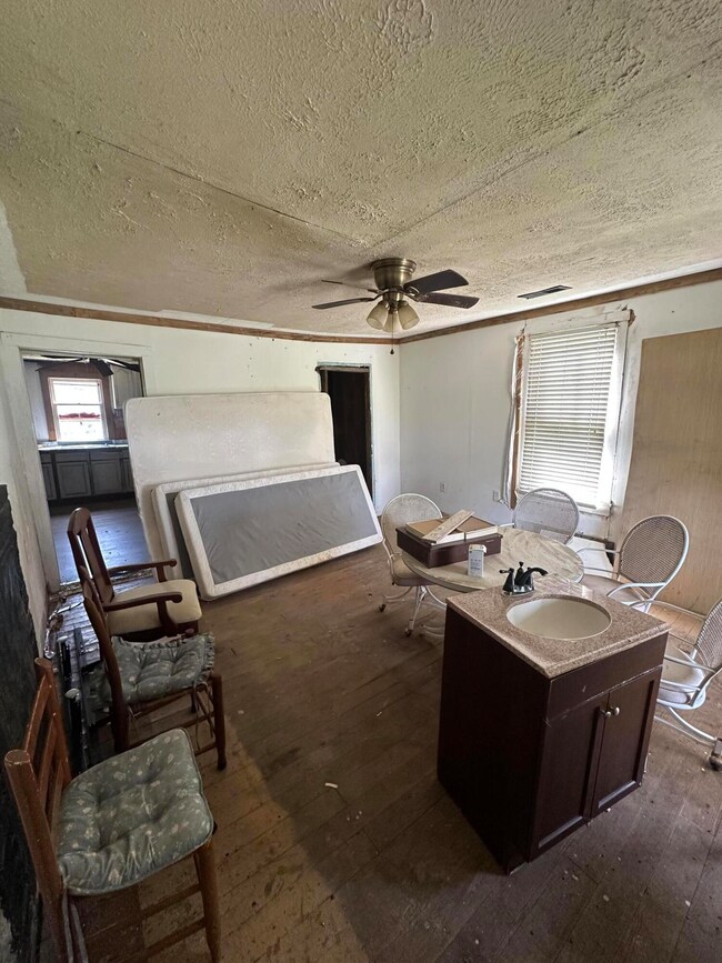 5347 Lawrenceburg Rd, Bloomfield, KY 40008 - photo 3