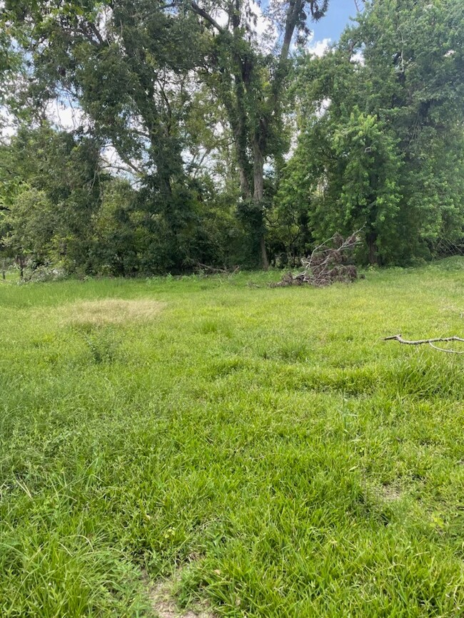 2113 Dewalt St, Houston, TX 77088 - photo 2