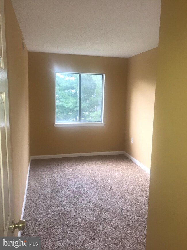 5756F Village Green Dr unit F, Alexandria, VA 22309 - photo 6