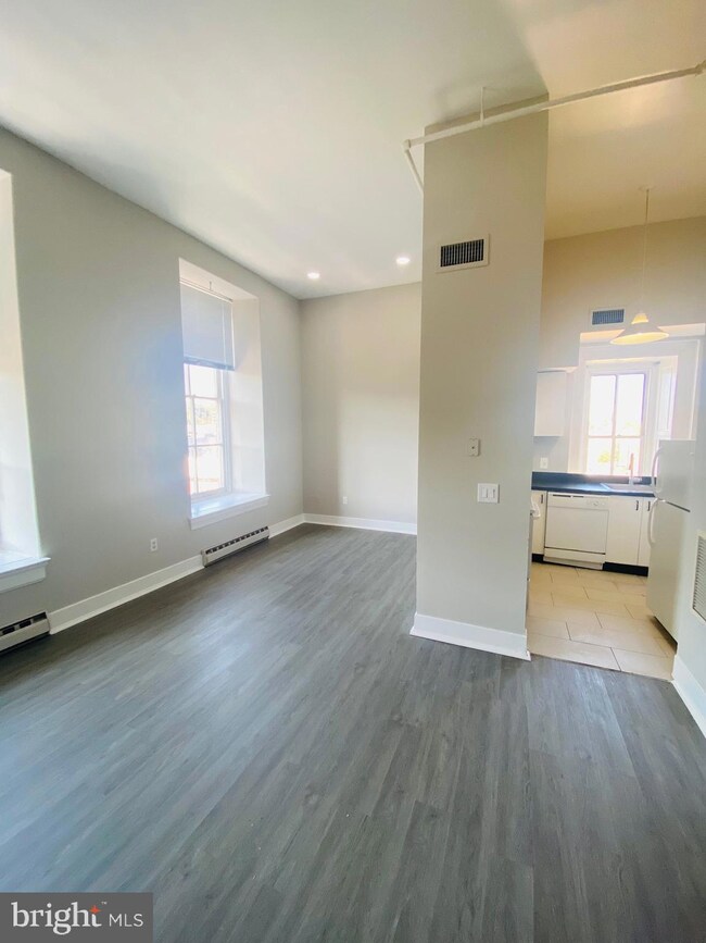 4313 Main St unit 4D, Philadelphia, PA 19127 - photo 2