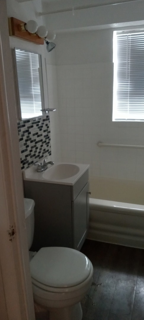 unlisted-address, Chicago, IL 60615 - photo 4