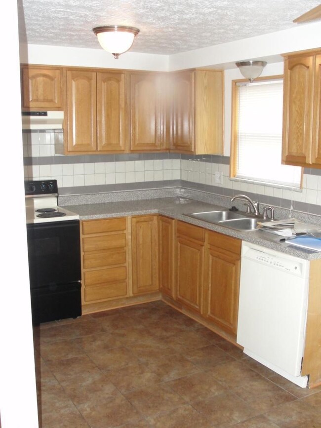 3371 Spangler Rd unit A-4, Columbus, OH 43207 - photo 4