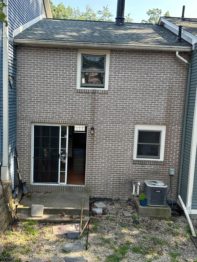 40 Cannongate III unit 3, Nashua, NH 03063 - photo 2