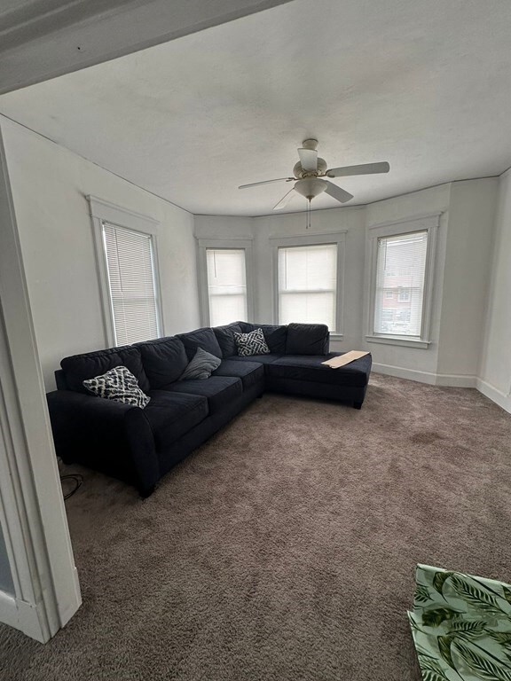 43 Lathrop St unit 2, West Springfield, MA 01089 - photo 2