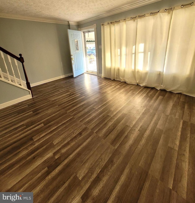 827 Jeannette Ave, Dundalk, MD 21222 - photo 2