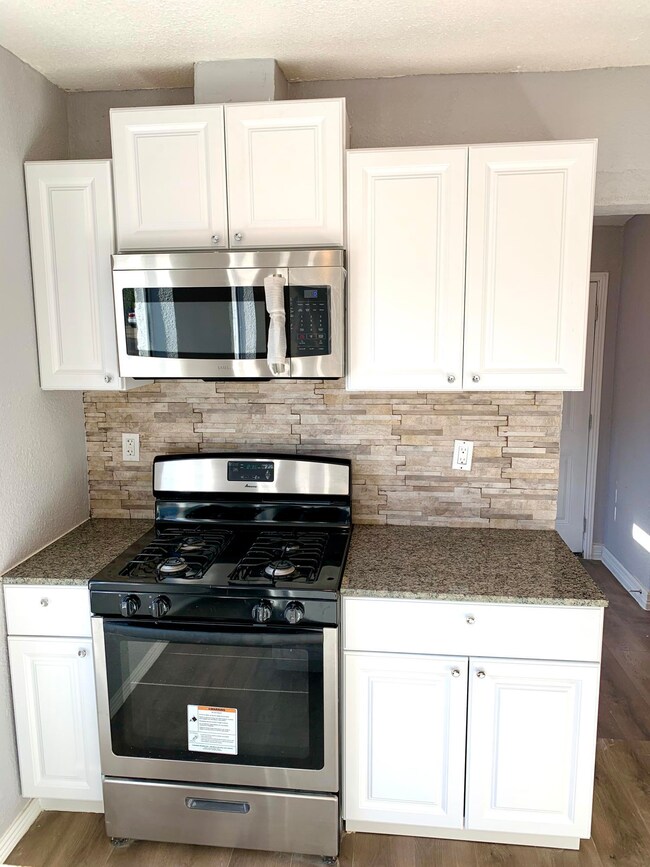 3417 Morehead Ave, El Paso, TX 79930 - photo 4