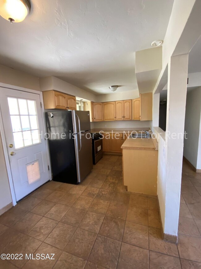 4554 E 15th St, Tucson, AZ 85711 - photo 4