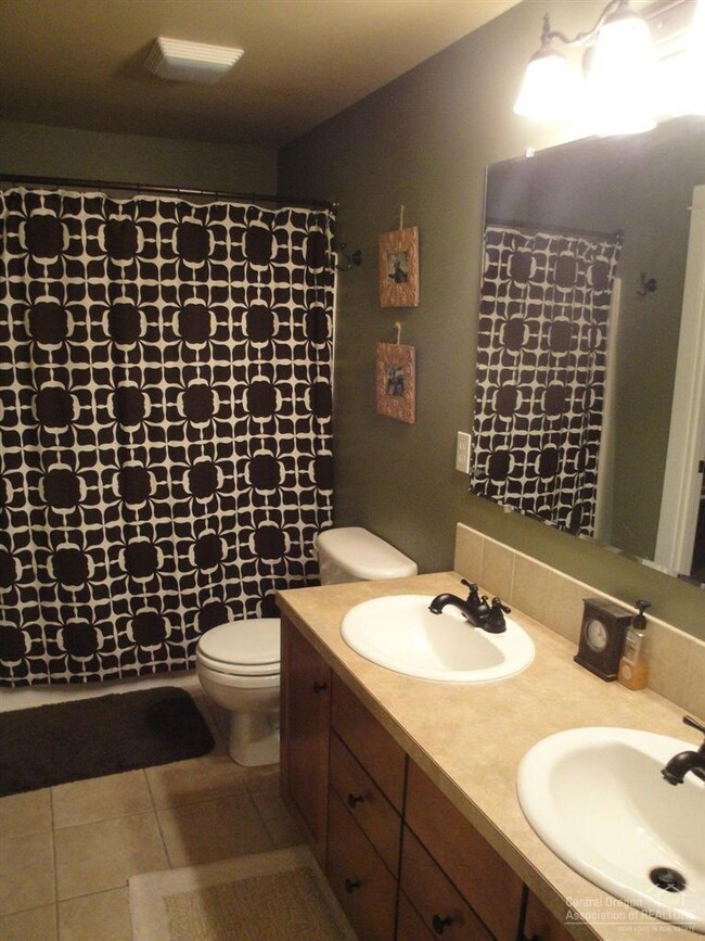 1369 SW Rimrock Way, Redmond, OR 97756 - photo 6