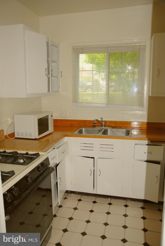 3423 Martha Custis Dr unit 968-3423, Alexandria, VA 22302 - photo 7