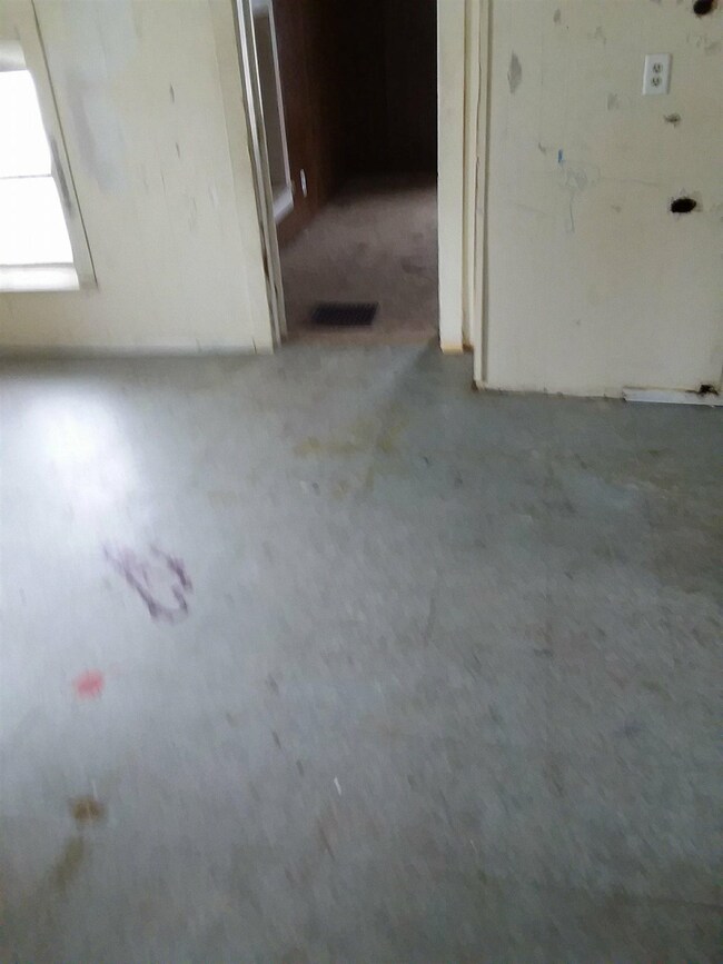 829 W Franklin St, Elkhart, IN 46516 - photo 5