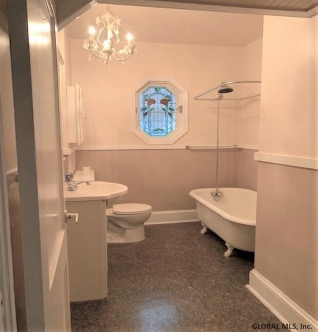 17 Wayne St, Troy, NY 12180 - photo 6