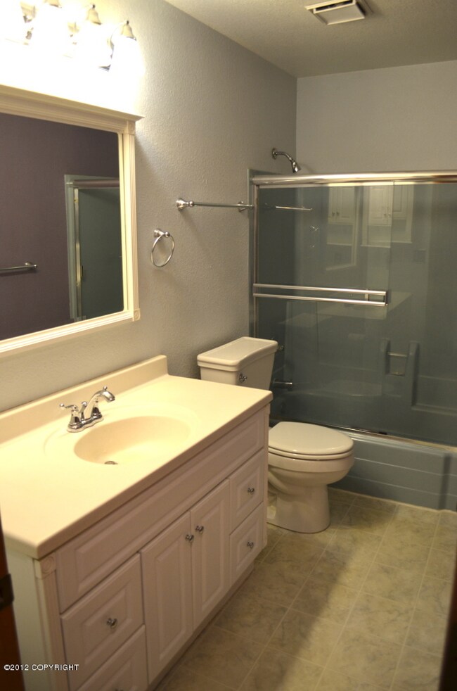 Upstairs Full Bath