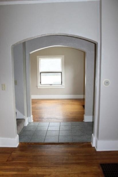 120 Auburn Living Room looking into Dini