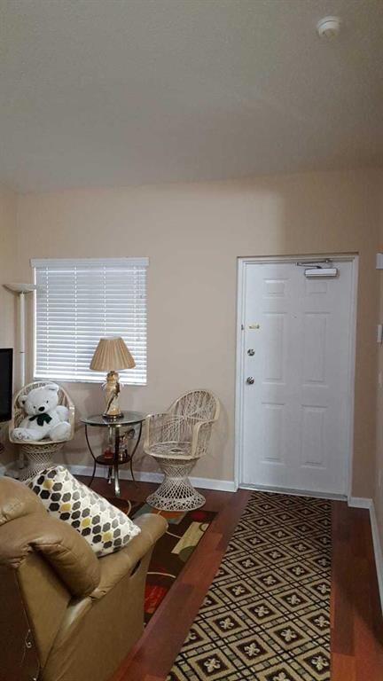 LIVING/DINING