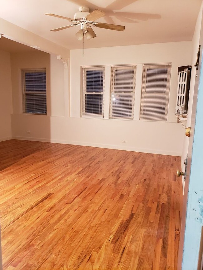 4824 N Damen Ave unit 104, Chicago, IL 60625 - photo 2