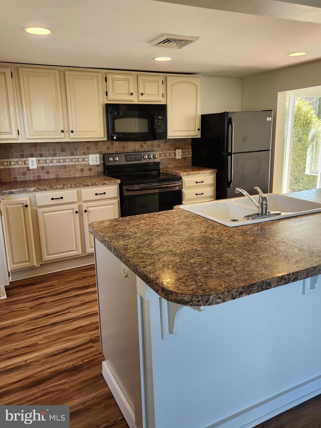 53 Liberty Ln, Kirkwood, PA 17536 - photo 2