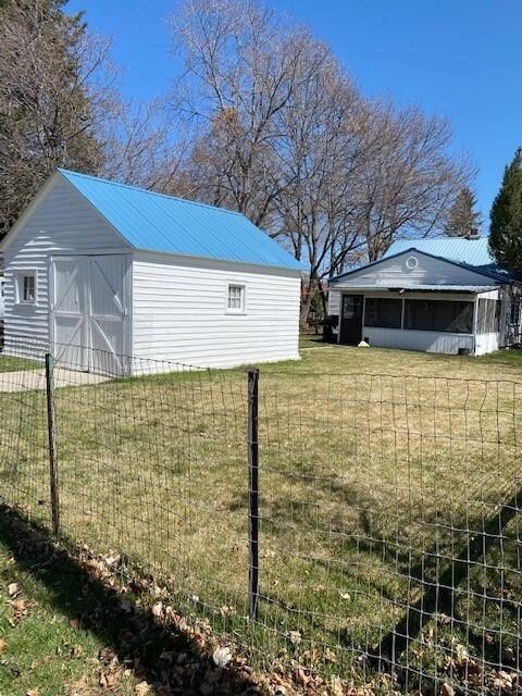Garage & Yard