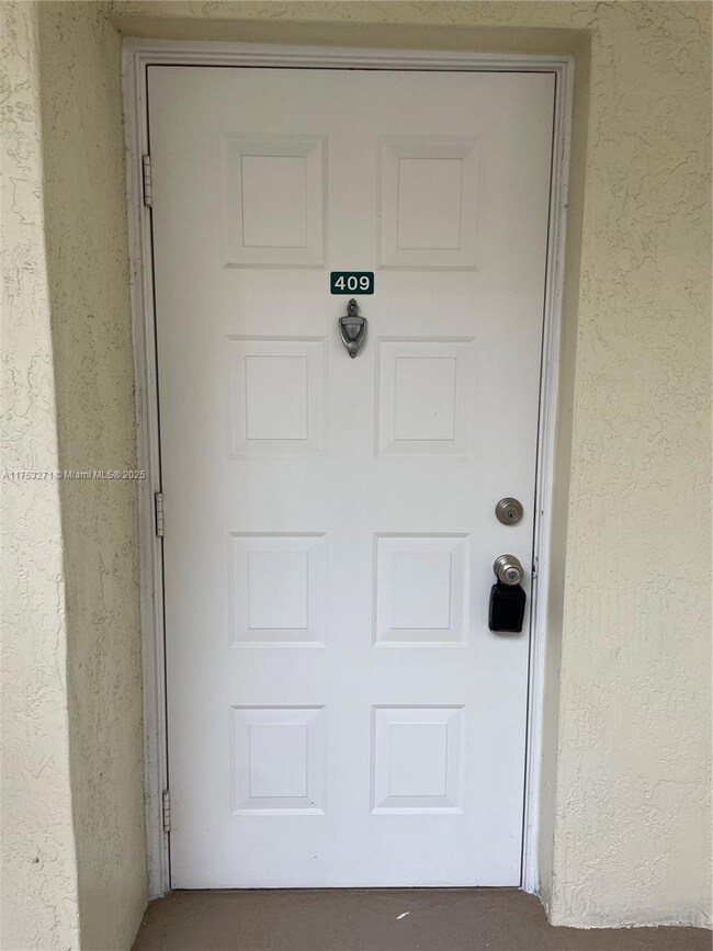 10770 NW 66th St unit 409, Doral, FL 33178 - photo 5