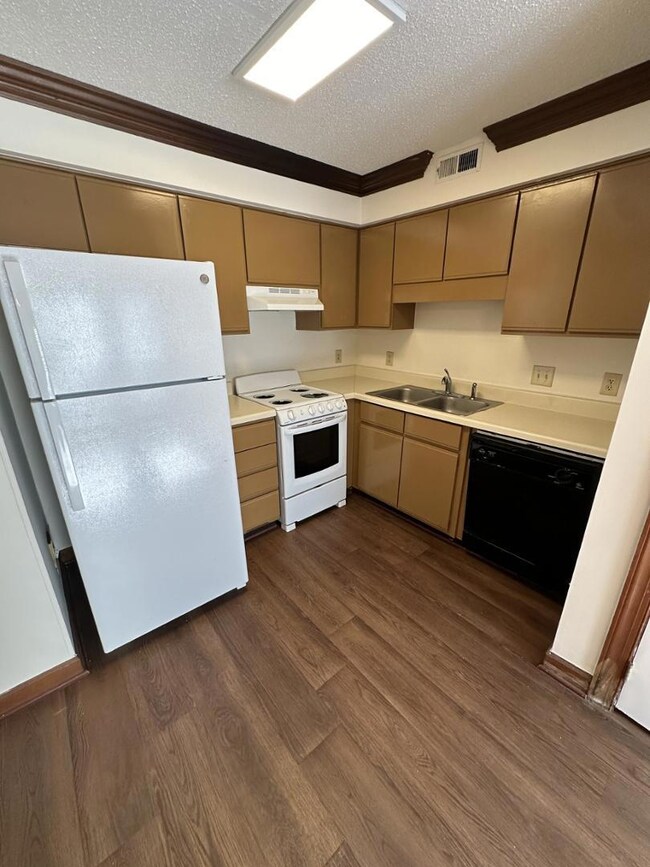 3532 Ivy Commons Dr unit 101, Raleigh, NC 27606 - photo 3