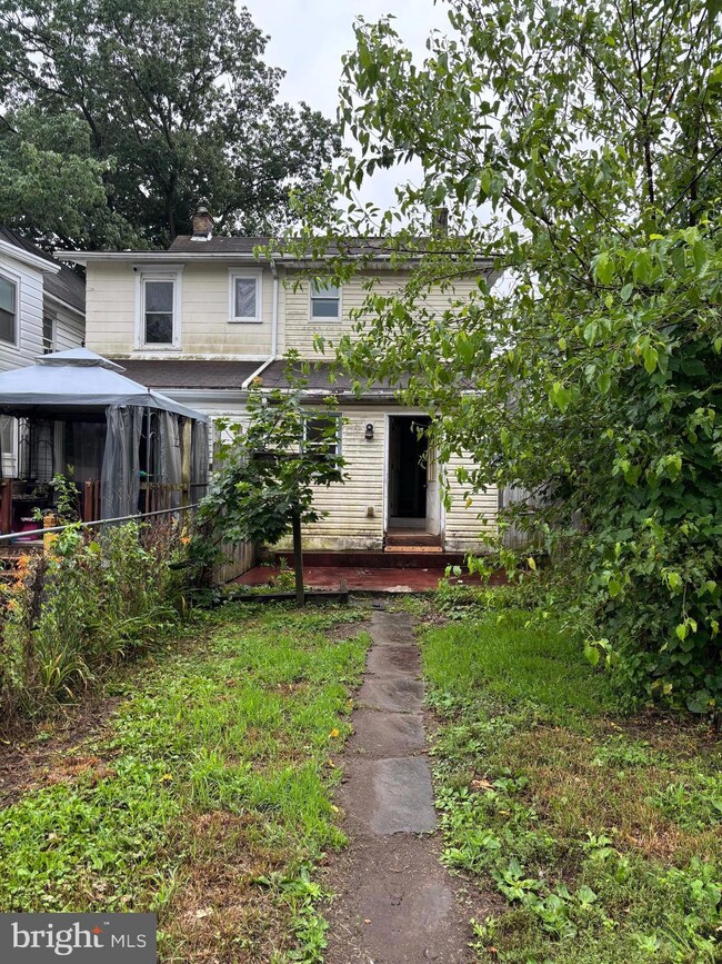 717 W Broad St, Quakertown, PA 18951 - photo 4