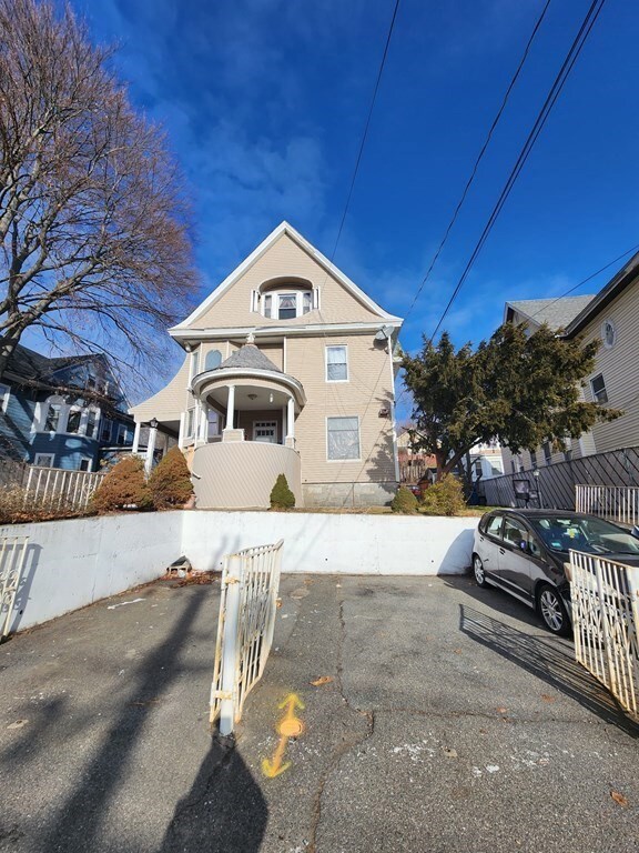 567 Haverhill St, Lawrence, MA 01841 - photo 2