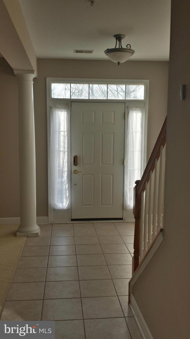 715 Hidden Marsh St, Gaithersburg, MD 20877 - photo 2