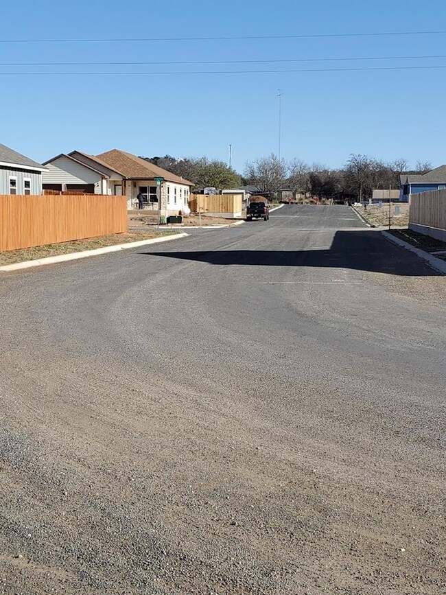 151 Feather Way unit 1, Fredericksburg, TX 78624 - photo 7