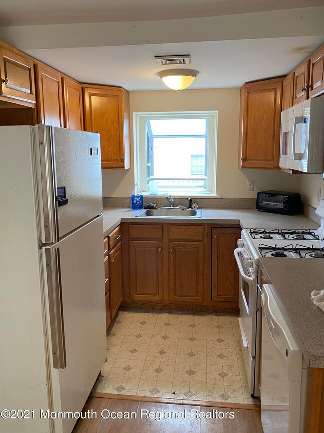 313 Buermann Ave, Toms River, NJ 08753 - photo 3