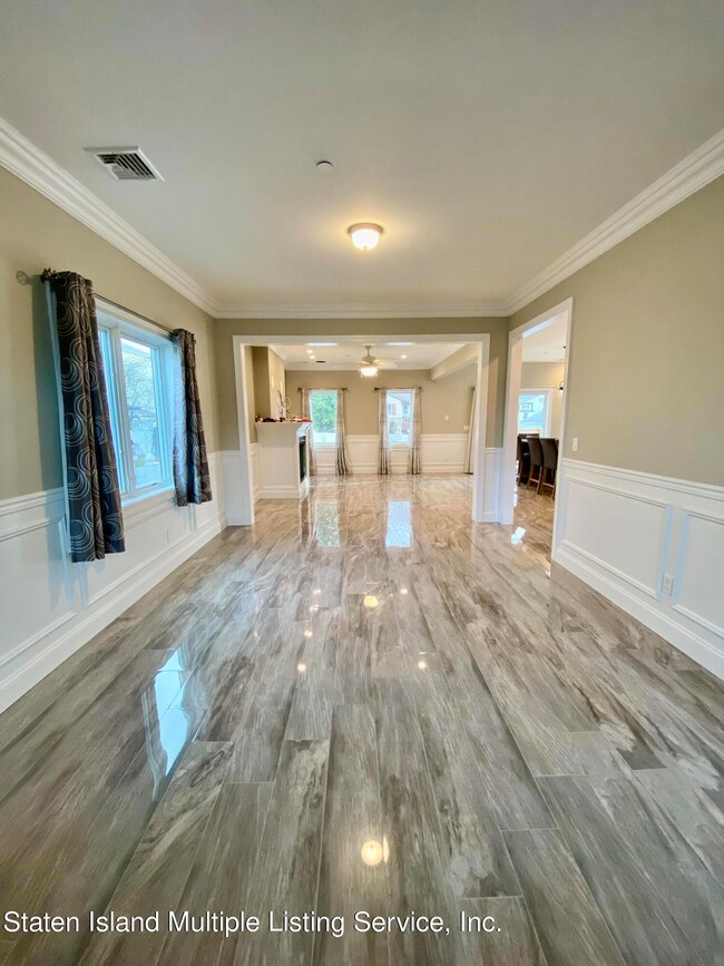 32 Coughlan Ave, Staten Island, NY 10310 - photo 7