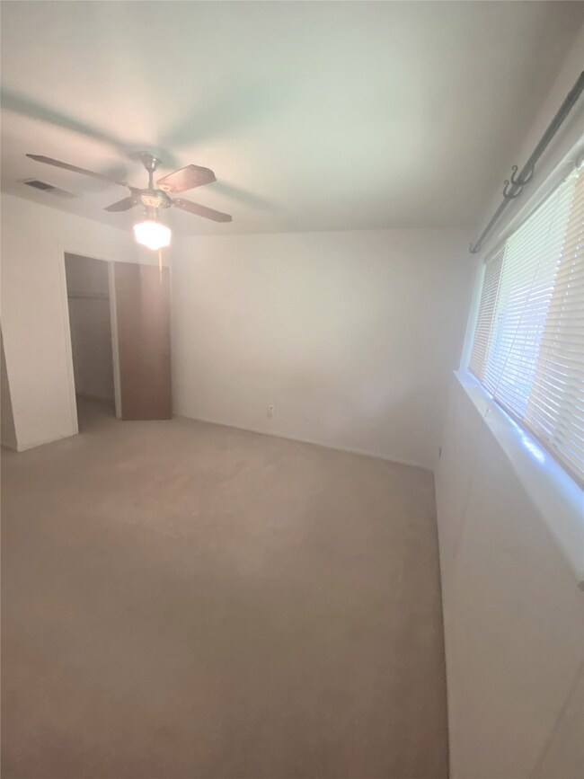 10315 Kirkhill Dr, Houston, TX 77089 - photo 6