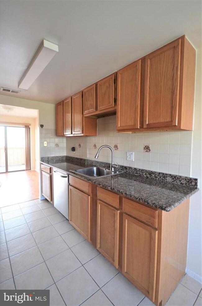 5772 Village Green Dr unit 5772, Alexandria, VA 22309 - photo 7