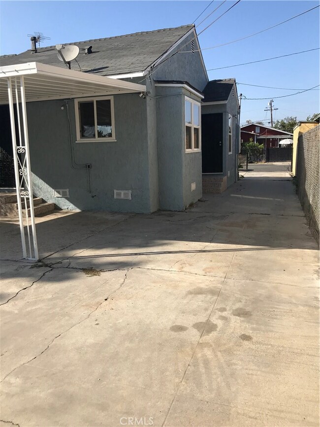 514 W Pear St, Compton, CA 90222 - photo 2