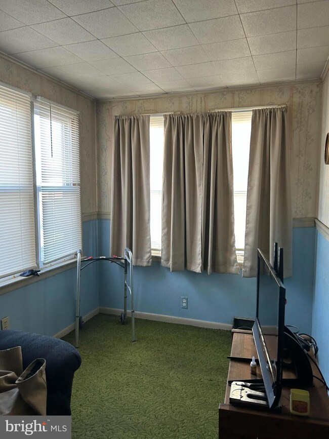 24 W Wood St, Paulsboro, NJ 08066 - photo 6