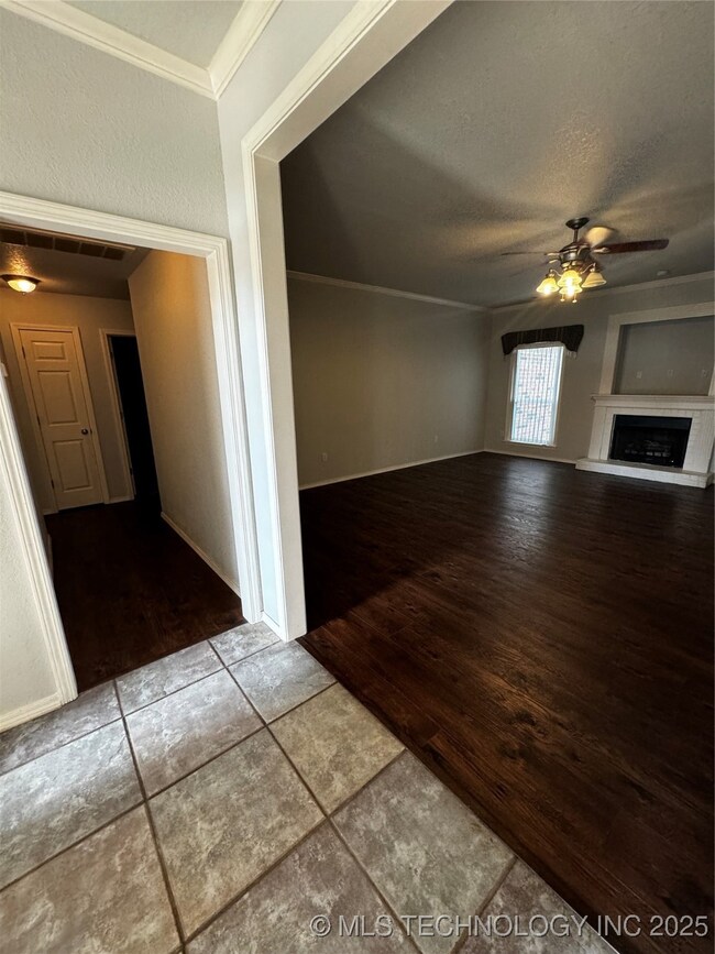 1204 S Hummingbird Ln, Skiatook, OK 74070 - photo 3