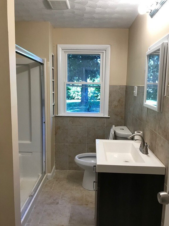 104 W Calvin St unit 1, West Springfield, MA 01089 - photo 7