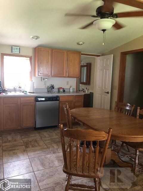 507 N Davis St, Bloomfield, IA 52537 - photo 3