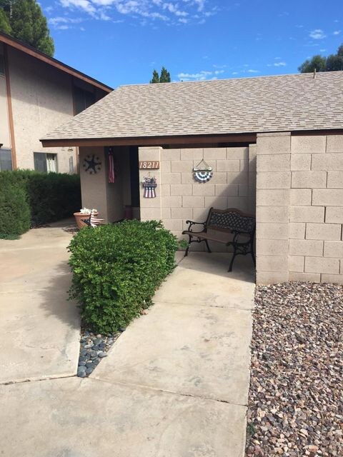 18211 exterior 2